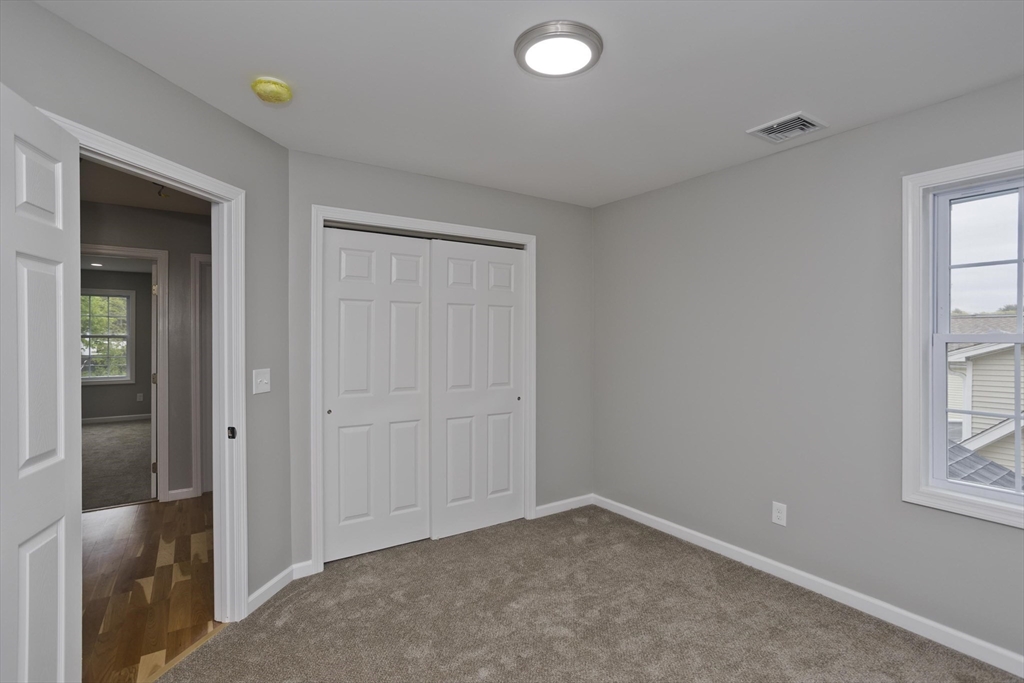 33 Brooks Street Springfield, MA 01109 - Photo 21 of 28