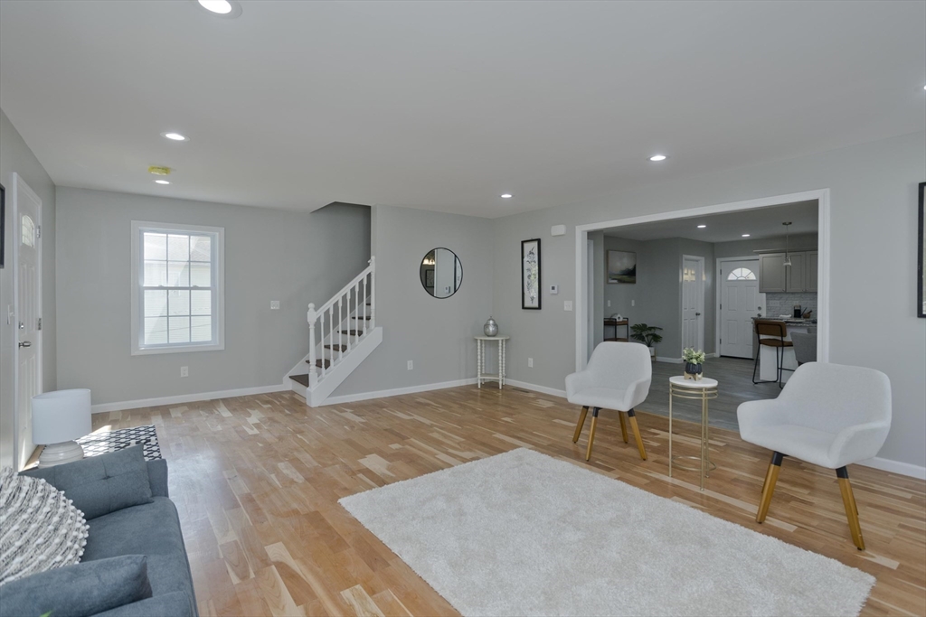 33 Brooks Street Springfield, MA 01109 - Photo 5 of 28