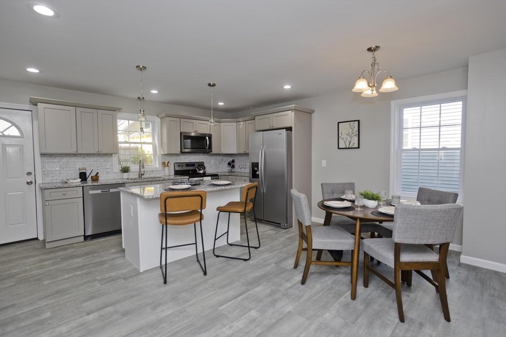 33 Brooks Street Springfield, MA 01109 - Photo 9 of 28