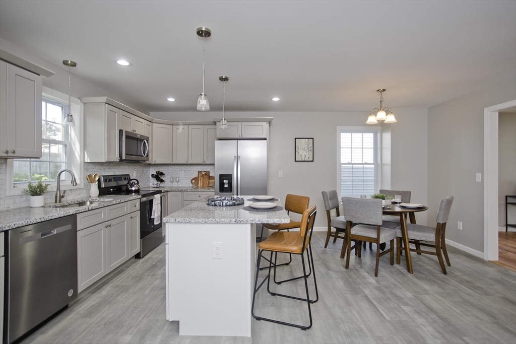 33 Brooks Street Springfield, MA 01109 - Photo 10 of 28