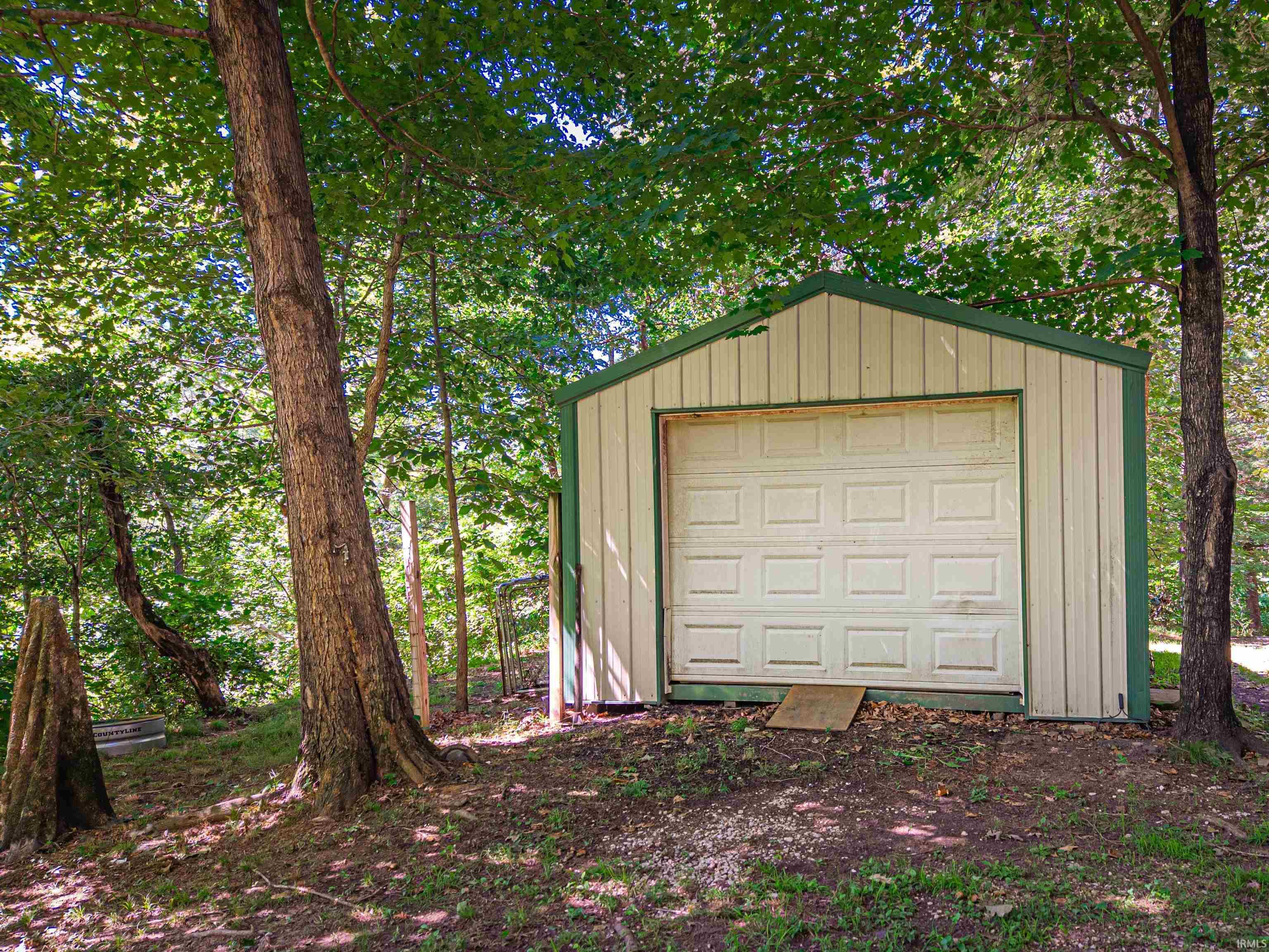 10264 South State Road Oakland City, IN 47660 - Photo 26 of 33