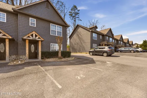 $309,900 | 1426 William Holt Boulevard, Sevierville, TN 37862