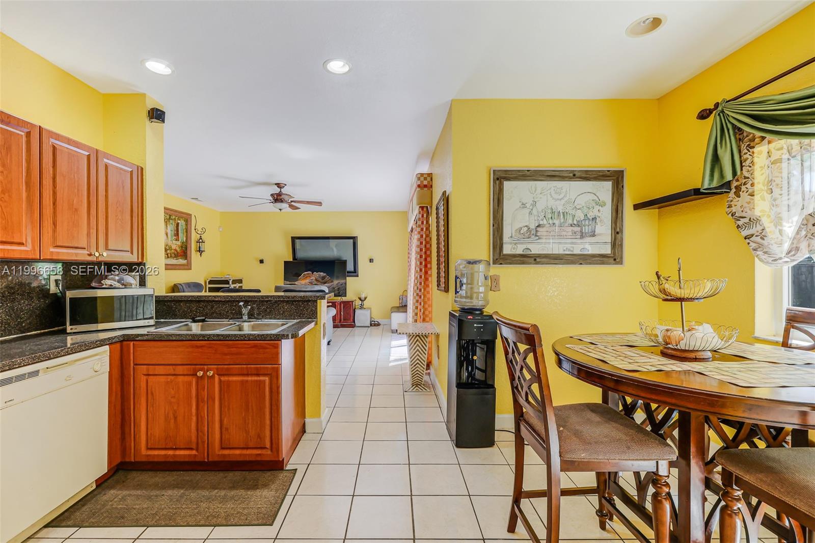 14606 Southwest 158th Place Miami, FL 33196 - Photo 10 of 65