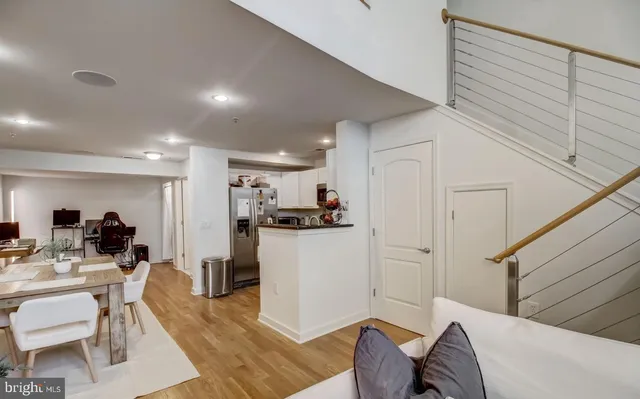 $300,000 | 1201 East-West Highway, Unit 1, Silver Spring, MD 20910