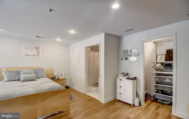 $300,000 | 1201 East-West Highway, Unit 1, Silver Spring, MD 20910