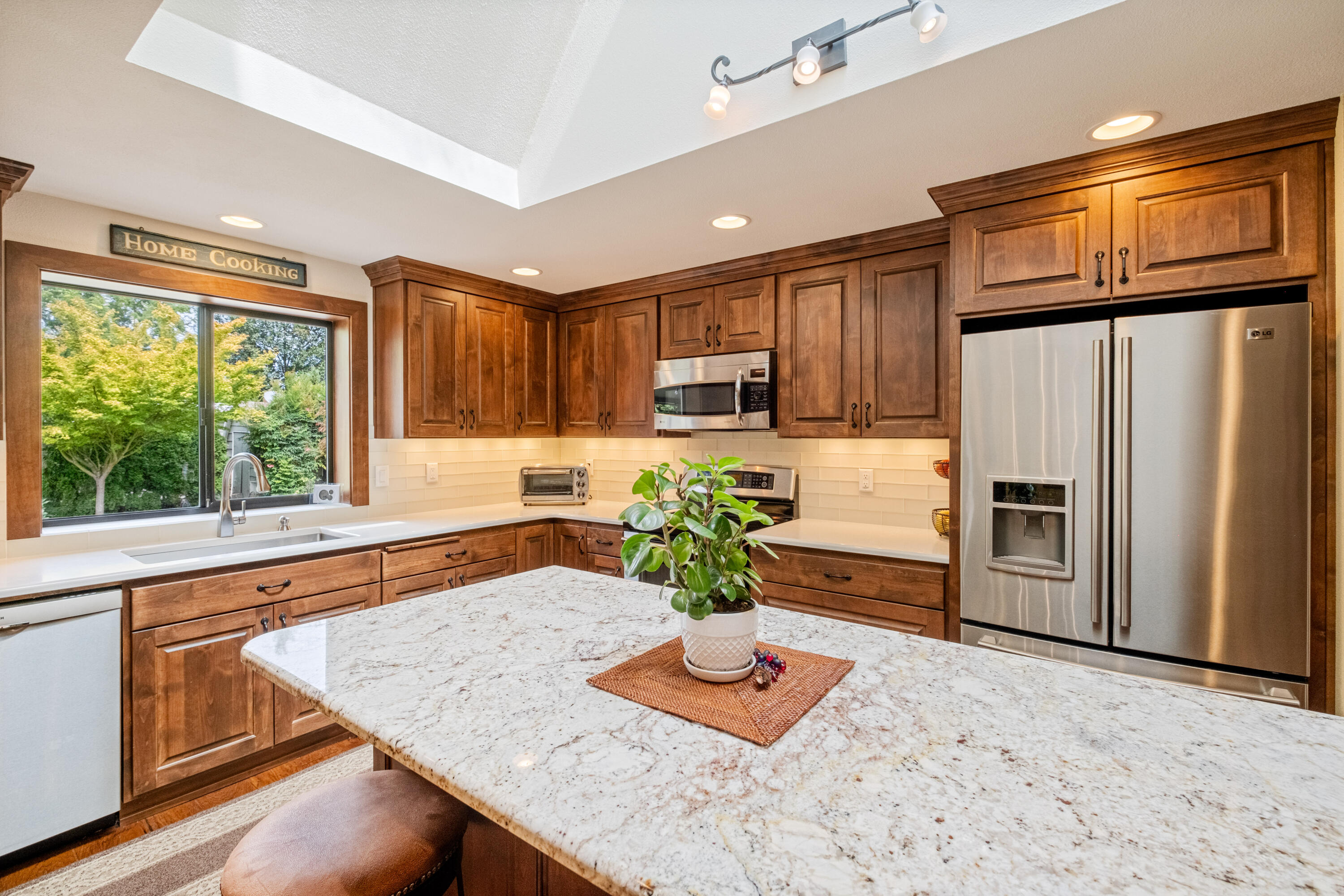 6629 Champoeg Road Northeast St. Paul, OR 97137 - Photo 9 of 48 XHRM0284
