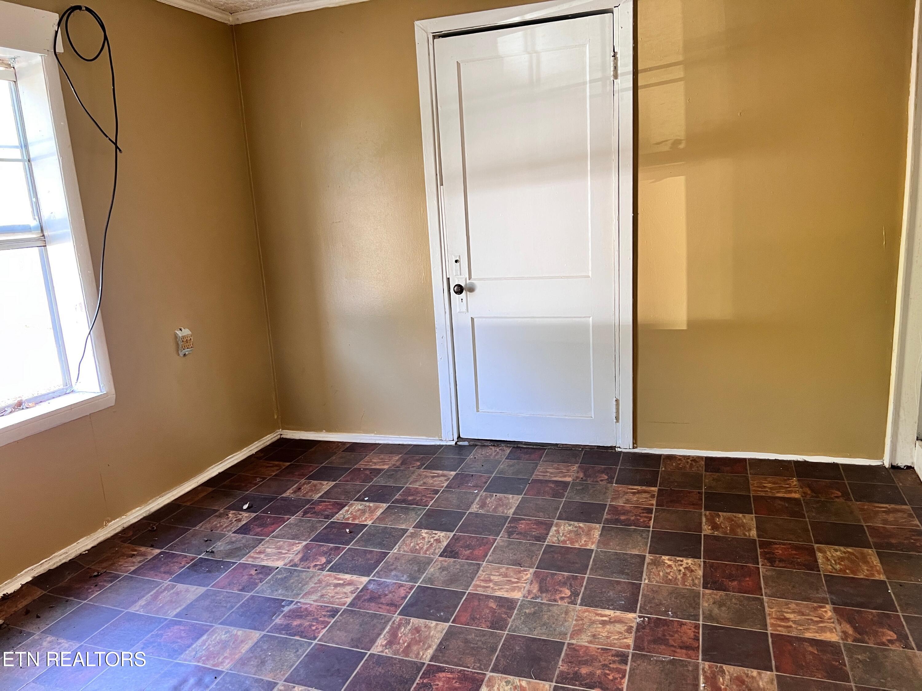337 Unaka Street Clinton, TN 37716 - Photo 16 of 17 1-16