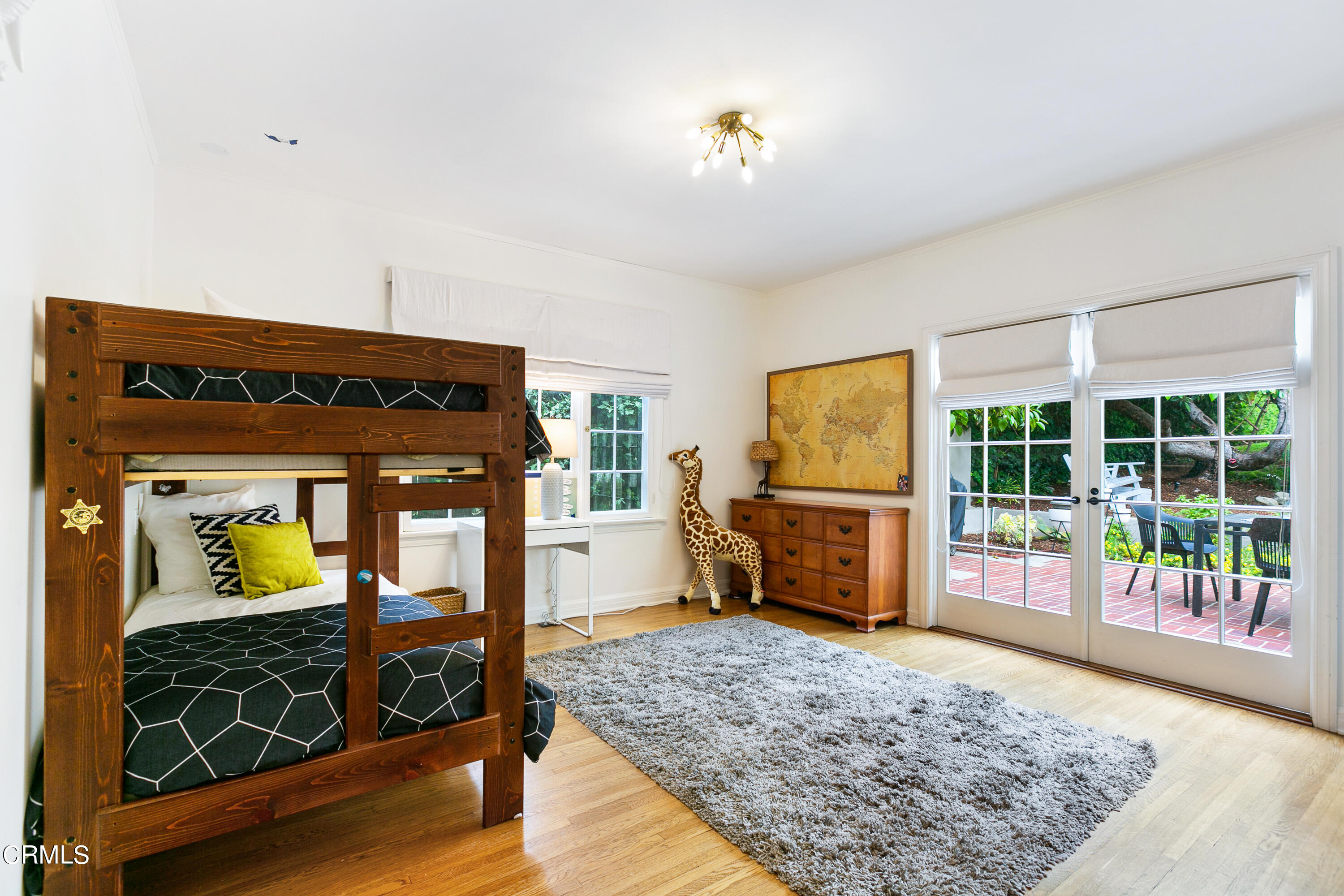 1665 Braeburn Road Altadena, CA 91001 - Photo 14 of 33 a living room with furniture and a flat screen tv