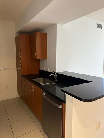 $2,800 | 18800 Northeast 29th Avenue, Unit 1008, Aventura, FL 33180