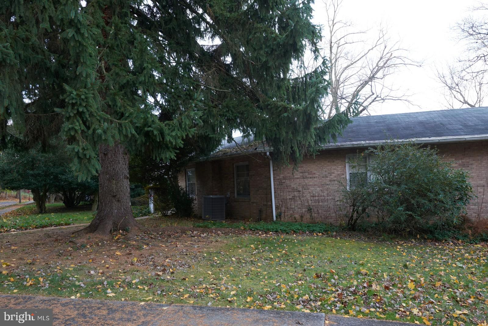 1200 Lorraine Road Reading, PA 19604 - Photo 3 of 45 Front of home