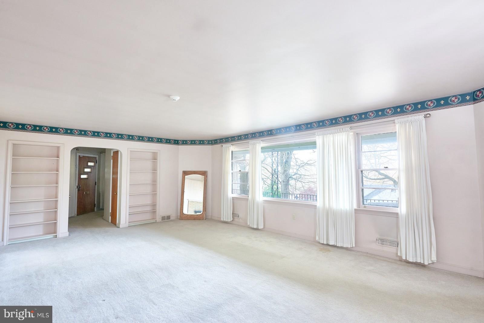 1200 Lorraine Road Reading, PA 19604 - Photo 23 of 45 Living Room