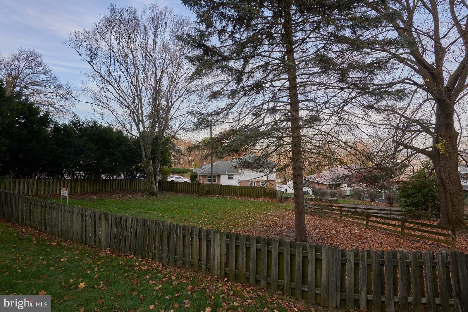 1200 Lorraine Road Reading, PA 19604 - Photo 10 of 45 Fenced in side yard