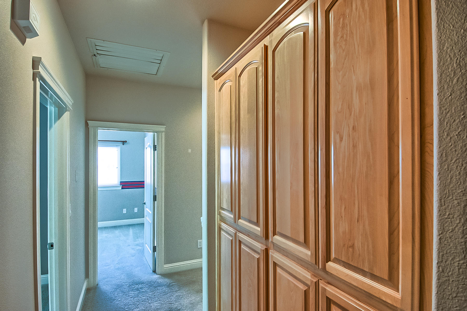 2091 Oshea Way Redding, CA 96003 - Photo 16 of 46 Hall cabinets