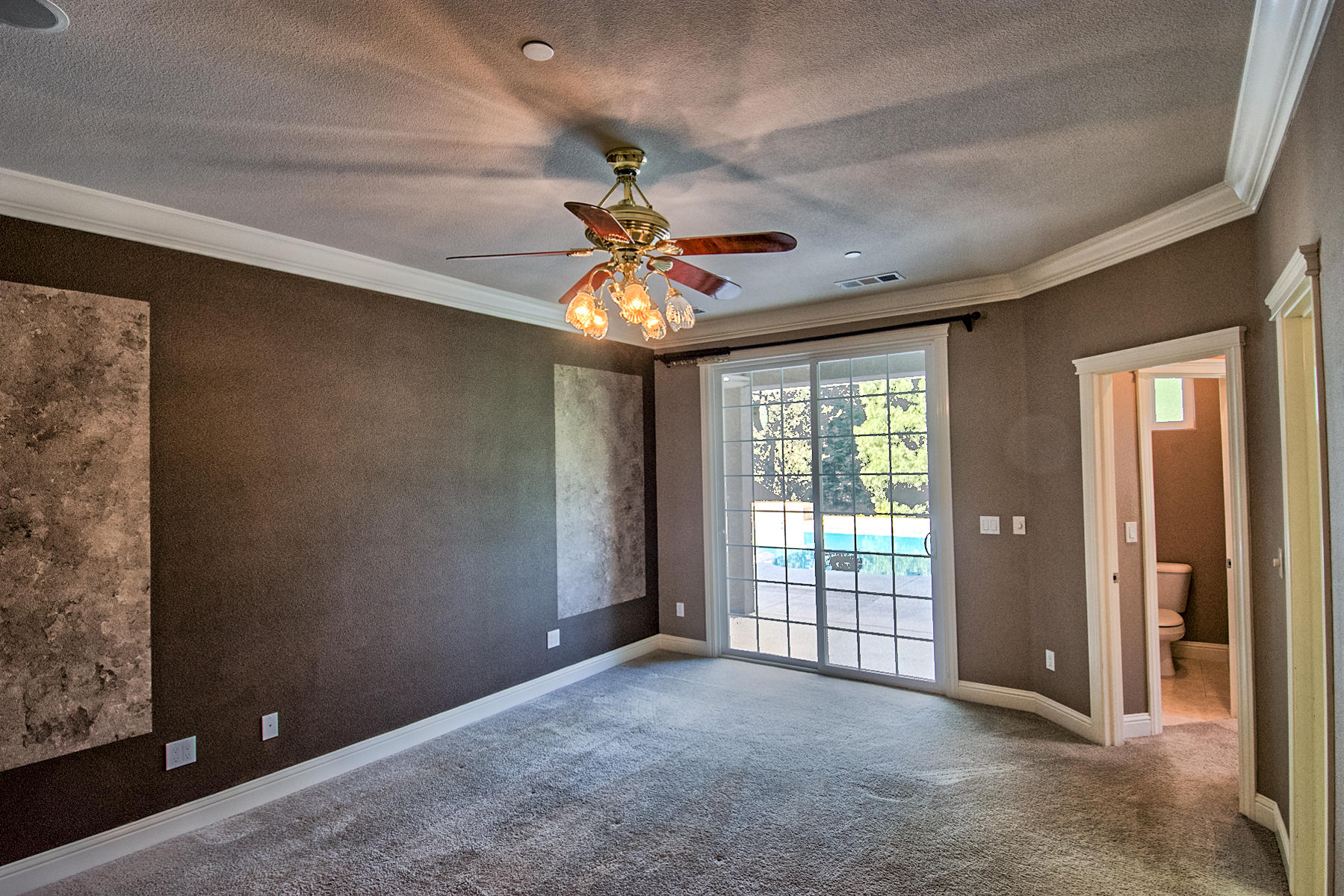 2091 Oshea Way Redding, CA 96003 - Photo 17 of 46 Master Bedroom