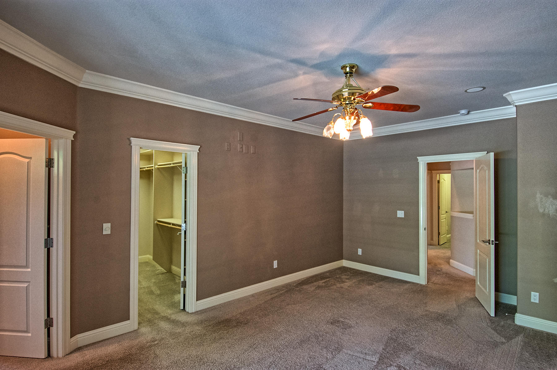2091 Oshea Way Redding, CA 96003 - Photo 18 of 46 Master Bedroom