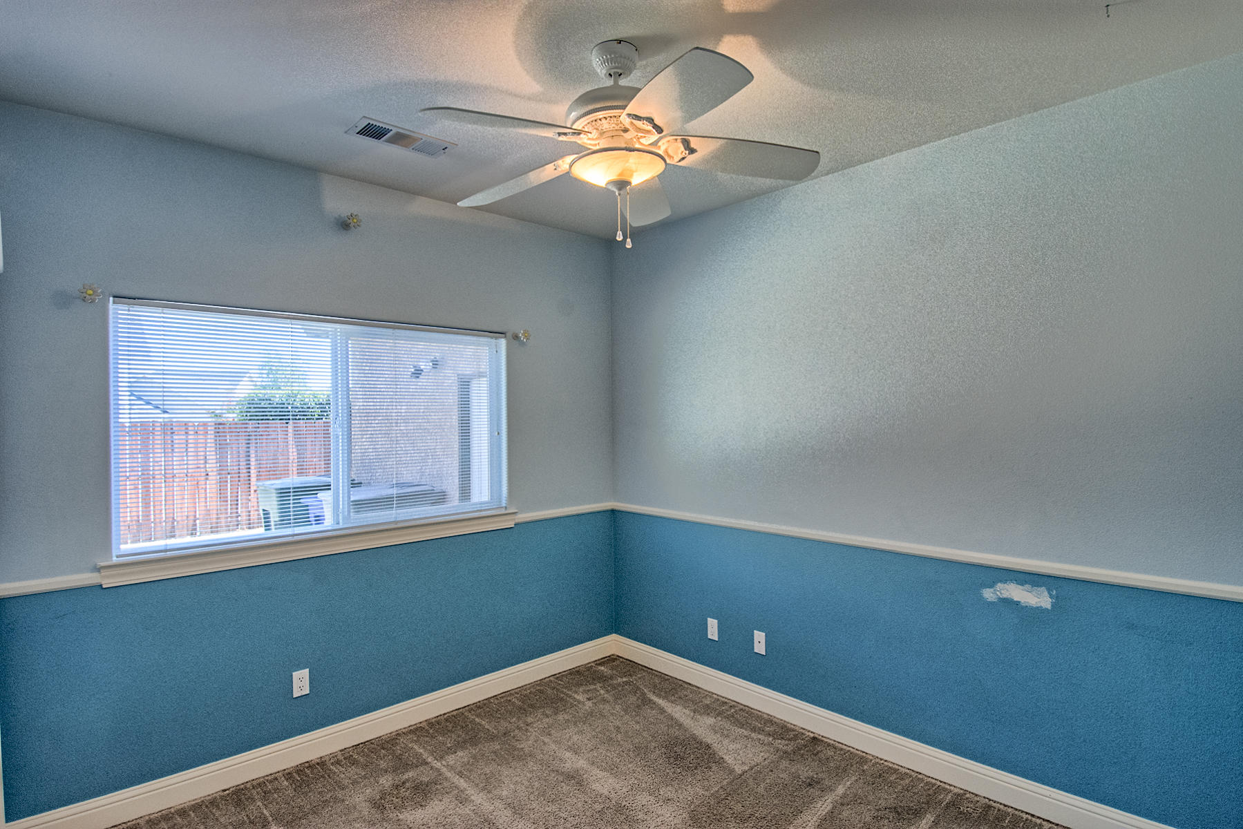 2091 Oshea Way Redding, CA 96003 - Photo 25 of 46 Guest Room 2