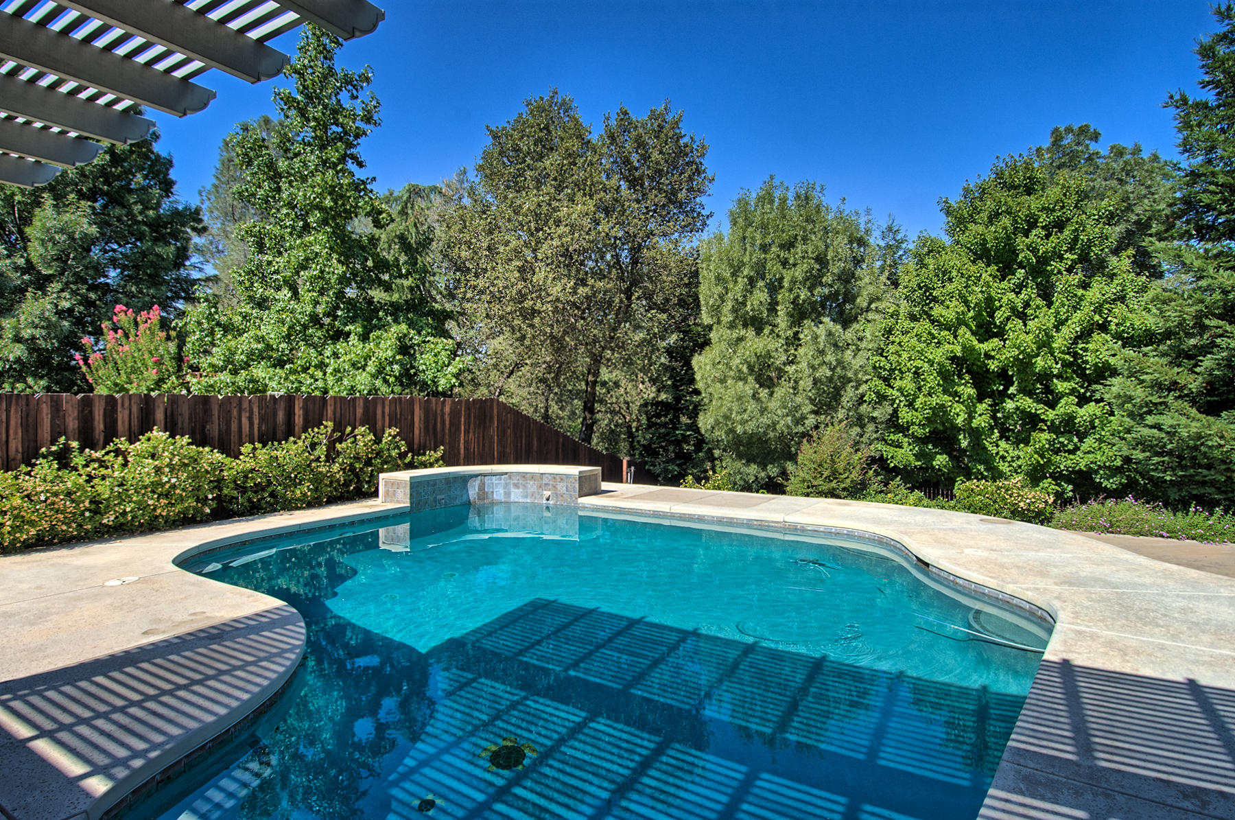 2091 Oshea Way Redding, CA 96003 - Photo 32 of 46 Pool