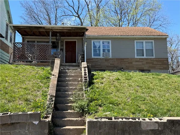 $150,000 | 340 North Topping Avenue, Kansas City, MO 64123