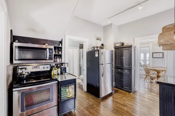 $599,900 | 11 South Lake Street, Grayslake, IL 60030