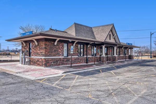 $599,900 | 11 South Lake Street, Grayslake, IL 60030