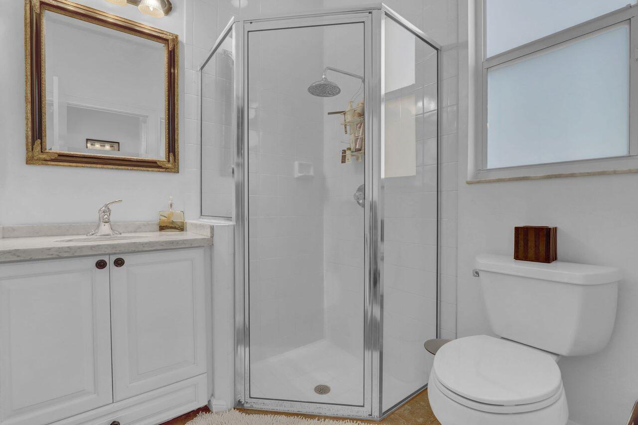 3227 Westminster Drive Boca Raton, FL 33496 - Photo 13 of 37 Bathroom 2