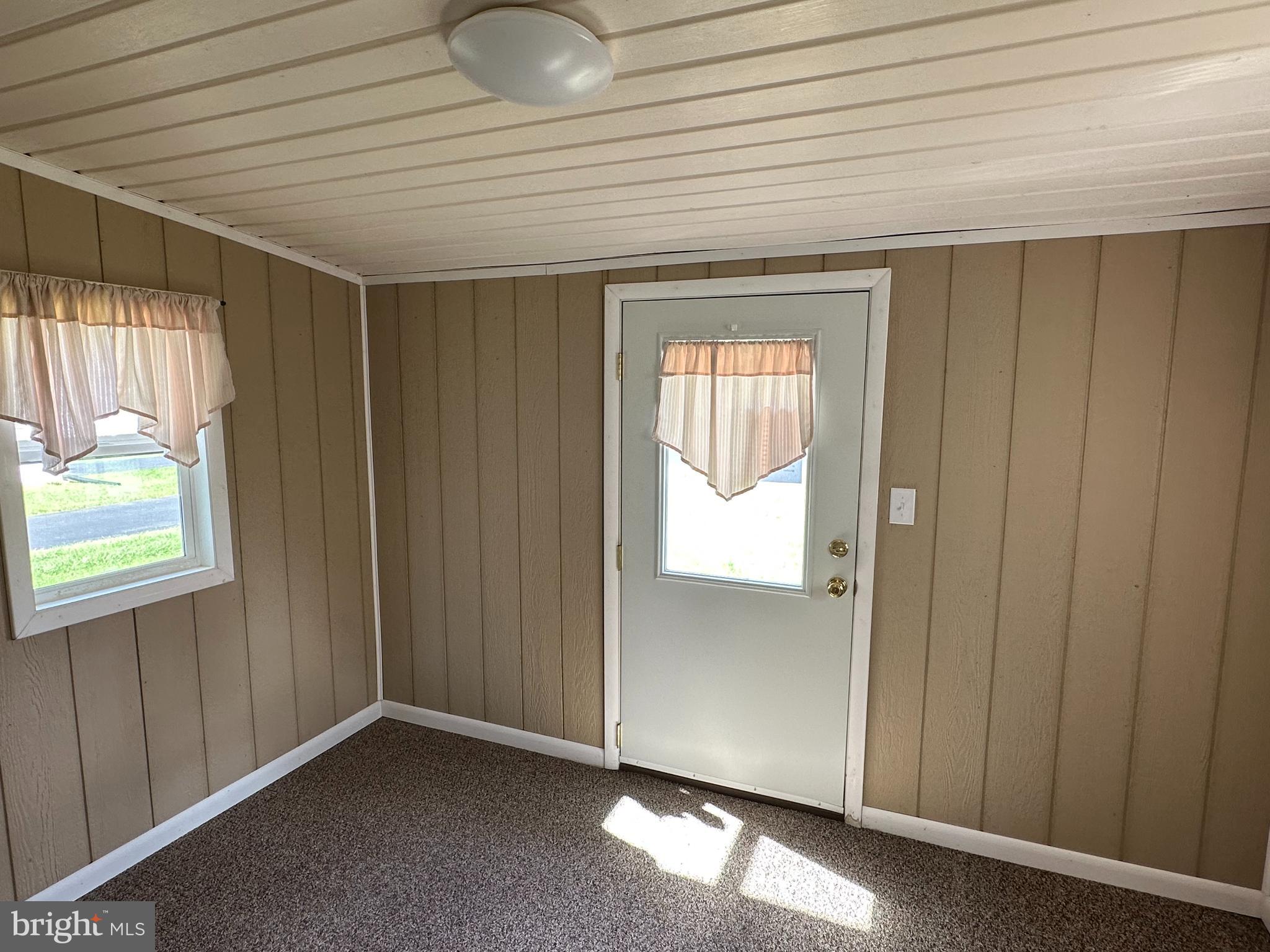 14149 South Middle Road Edinburg, VA 22824 - Photo 16 of 30 3 Season Room