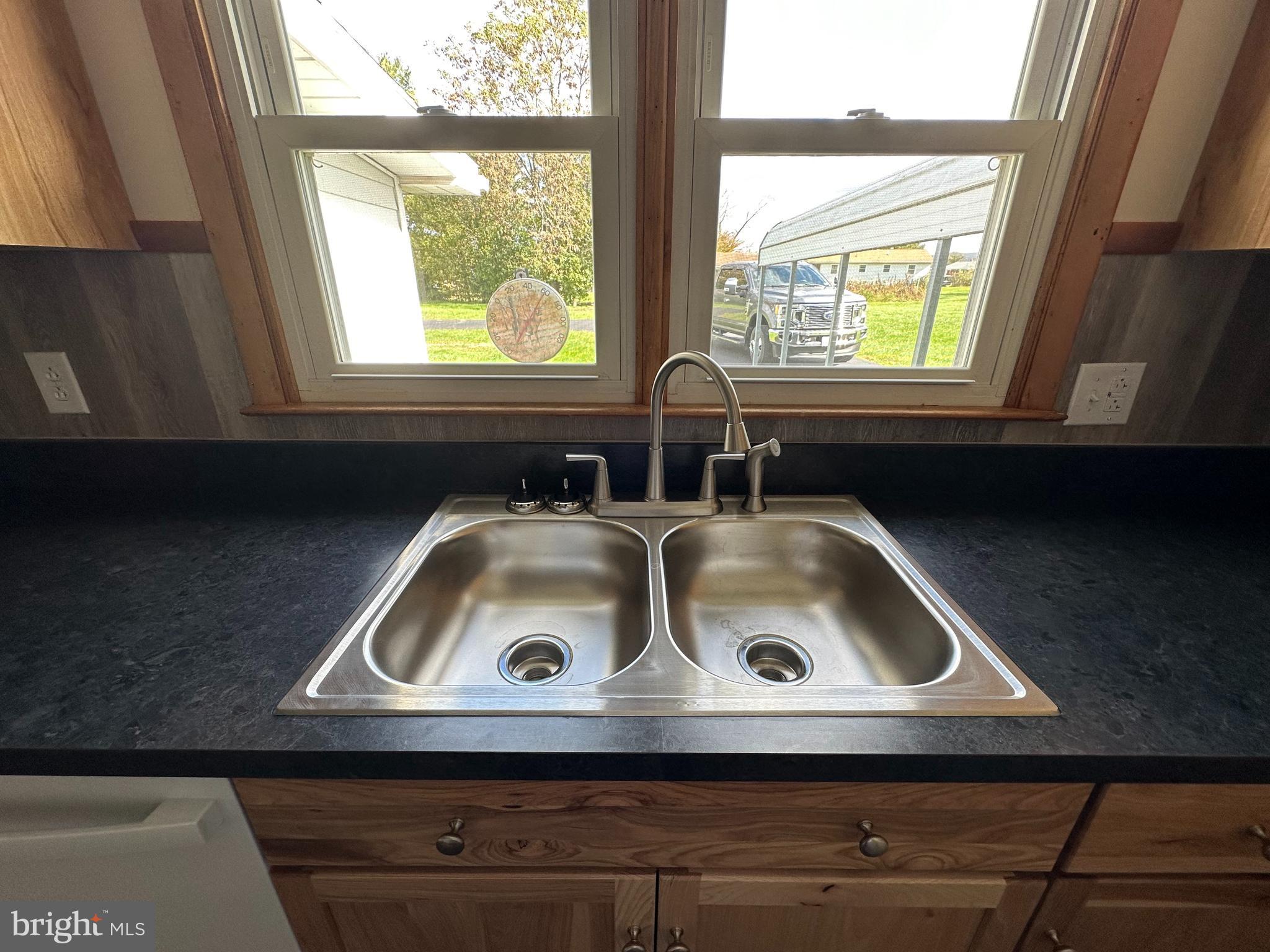14149 South Middle Road Edinburg, VA 22824 - Photo 6 of 30 Kitchen