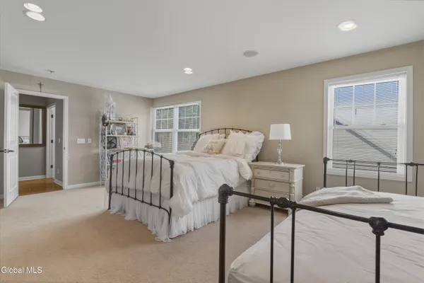 $799,777 | 30 Pamela Lane, Saratoga Springs, NY 12866