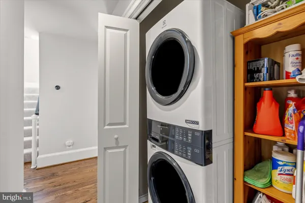 a view of a workspace with furniture