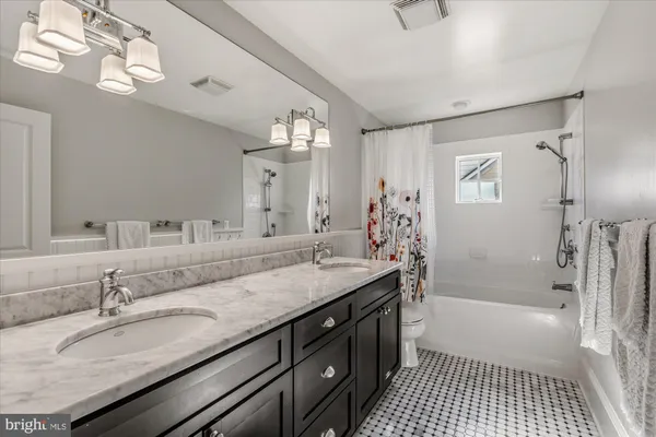 $2,375,000 | 702 Enderby Drive, Alexandria, VA 22302