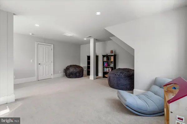 $2,375,000 | 702 Enderby Drive, Alexandria, VA 22302