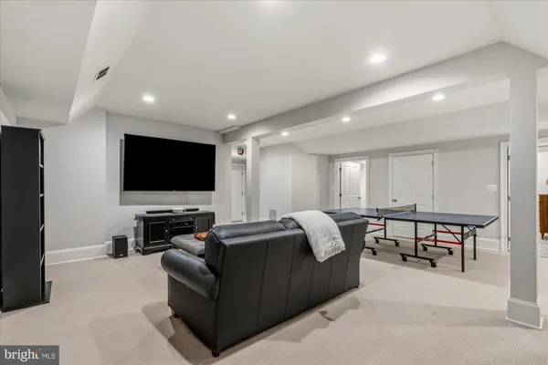 $2,375,000 | 702 Enderby Drive, Alexandria, VA 22302