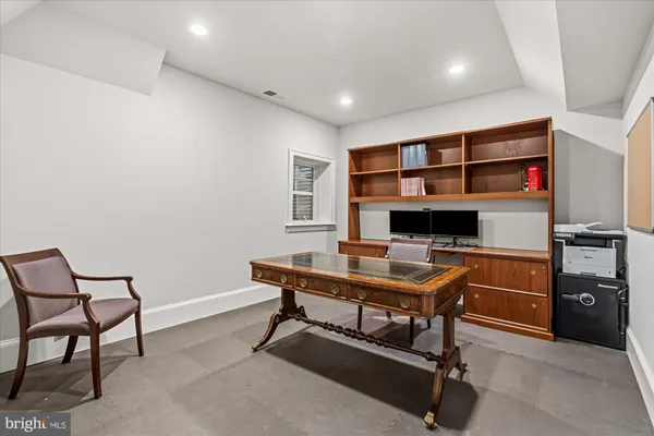$2,375,000 | 702 Enderby Drive, Alexandria, VA 22302