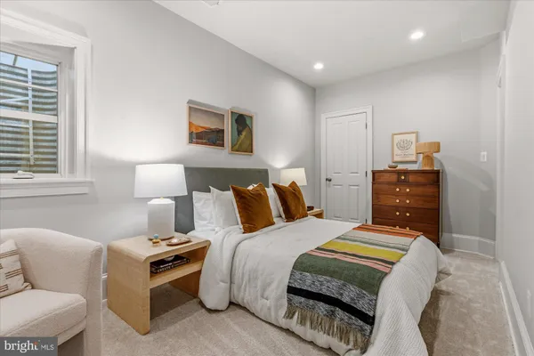 $2,375,000 | 702 Enderby Drive, Alexandria, VA 22302