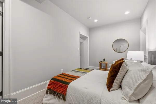 $2,375,000 | 702 Enderby Drive, Alexandria, VA 22302