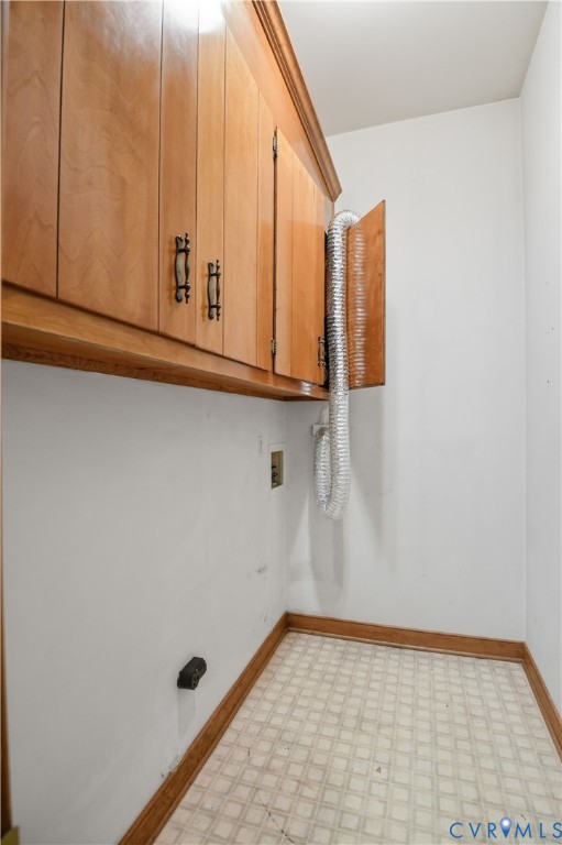 3231 Ludgate Road Chester, VA 23831 - Photo 25 of 34 Built-in wood cabinetry with decorative handles, w