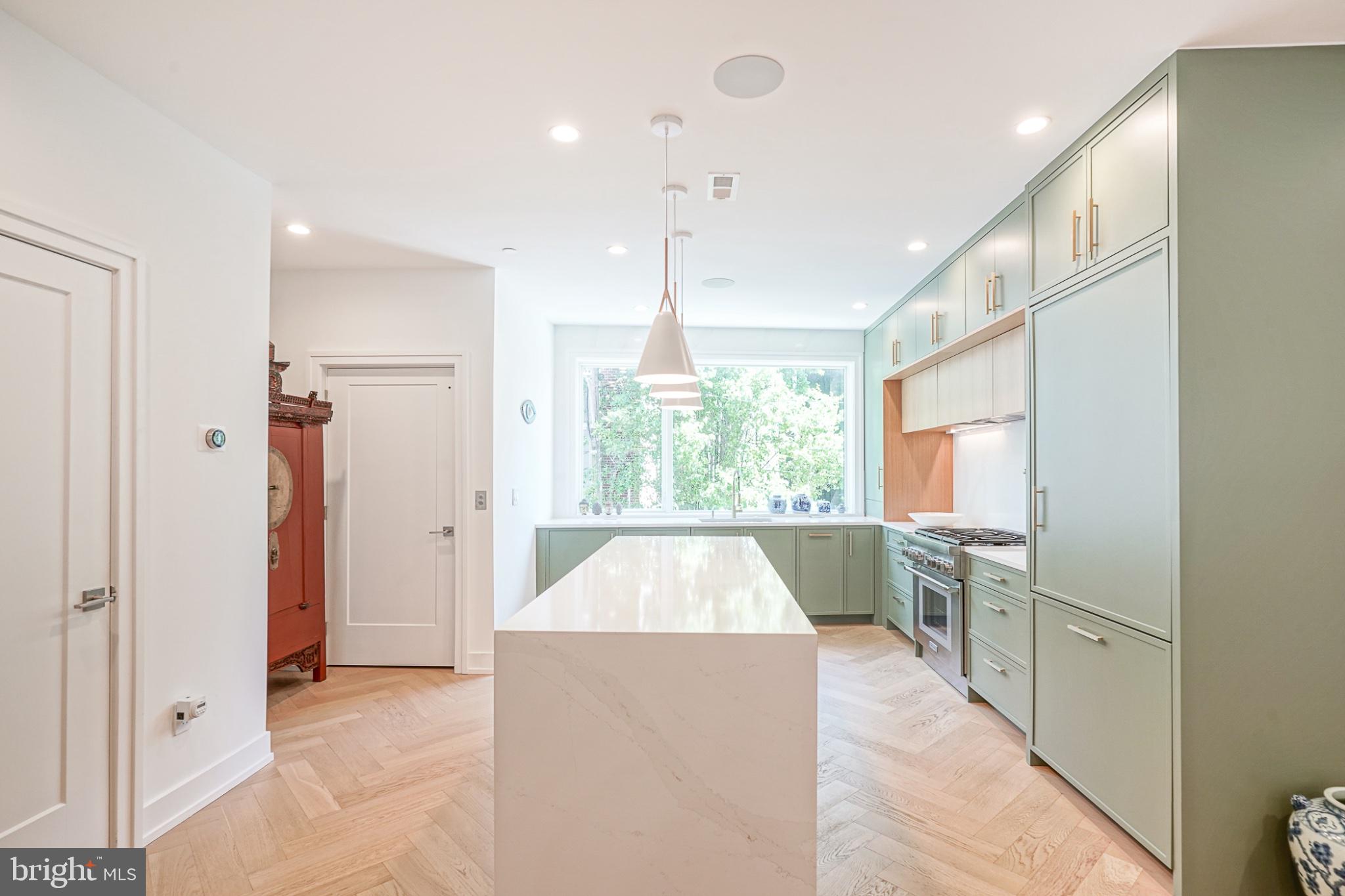 622 South Clarion Street Philadelphia, PA 19147 - Photo 3 of 57 Modern kitchen with elegant design.