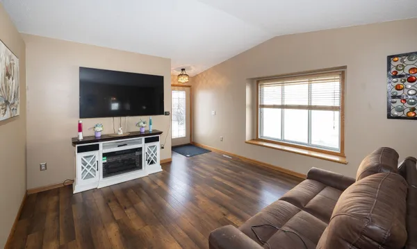 $274,000 | 1618 Suntree Drive, West Fargo, ND 58078