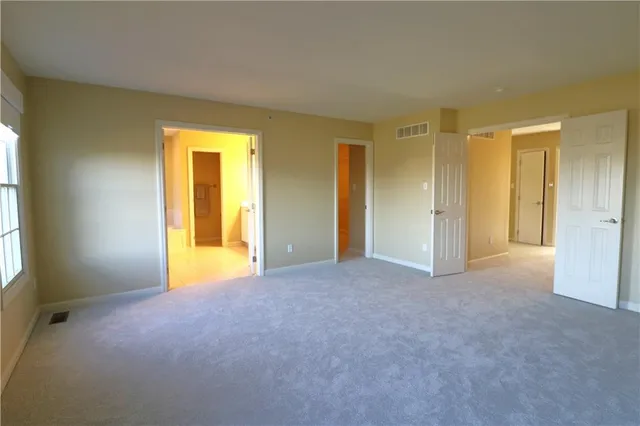 a view of empty room with window