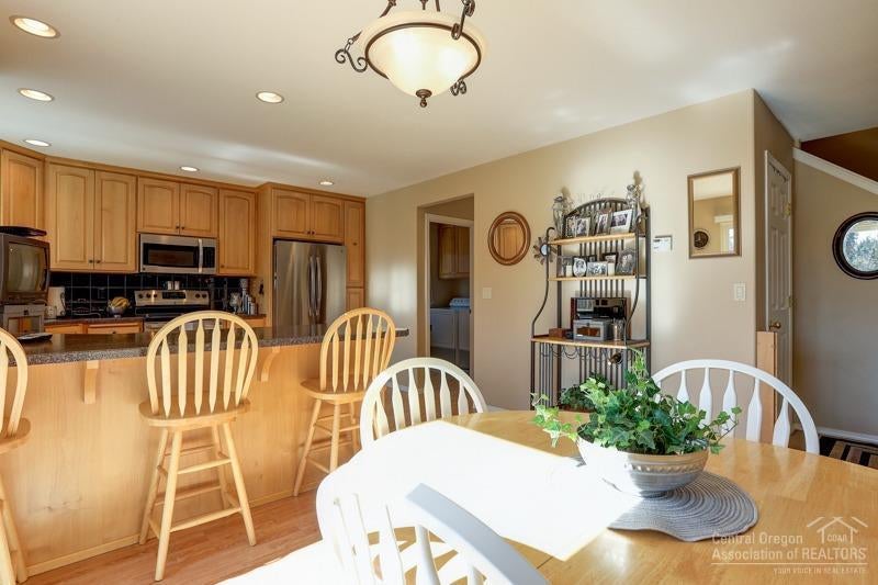 20555 Rolen Avenue Bend, OR 97702 - Photo 7 of 25 Additional Photo