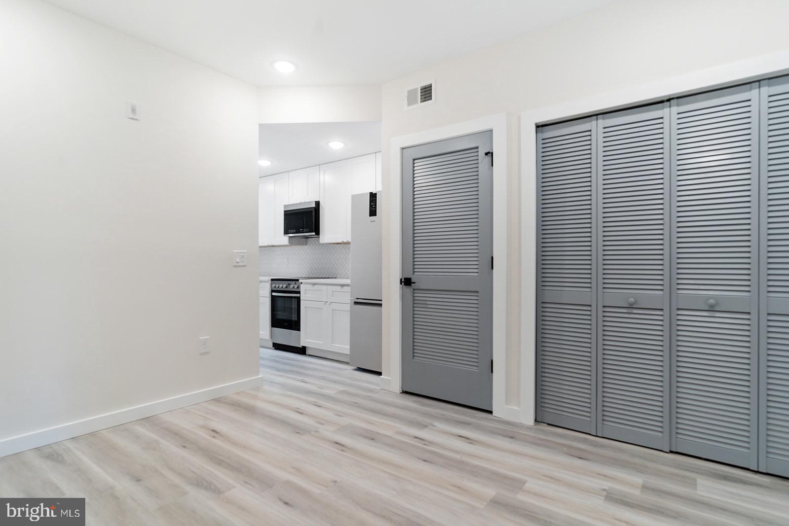 2104 South 20th Street Philadelphia, PA 19145 - Photo 11 of 76