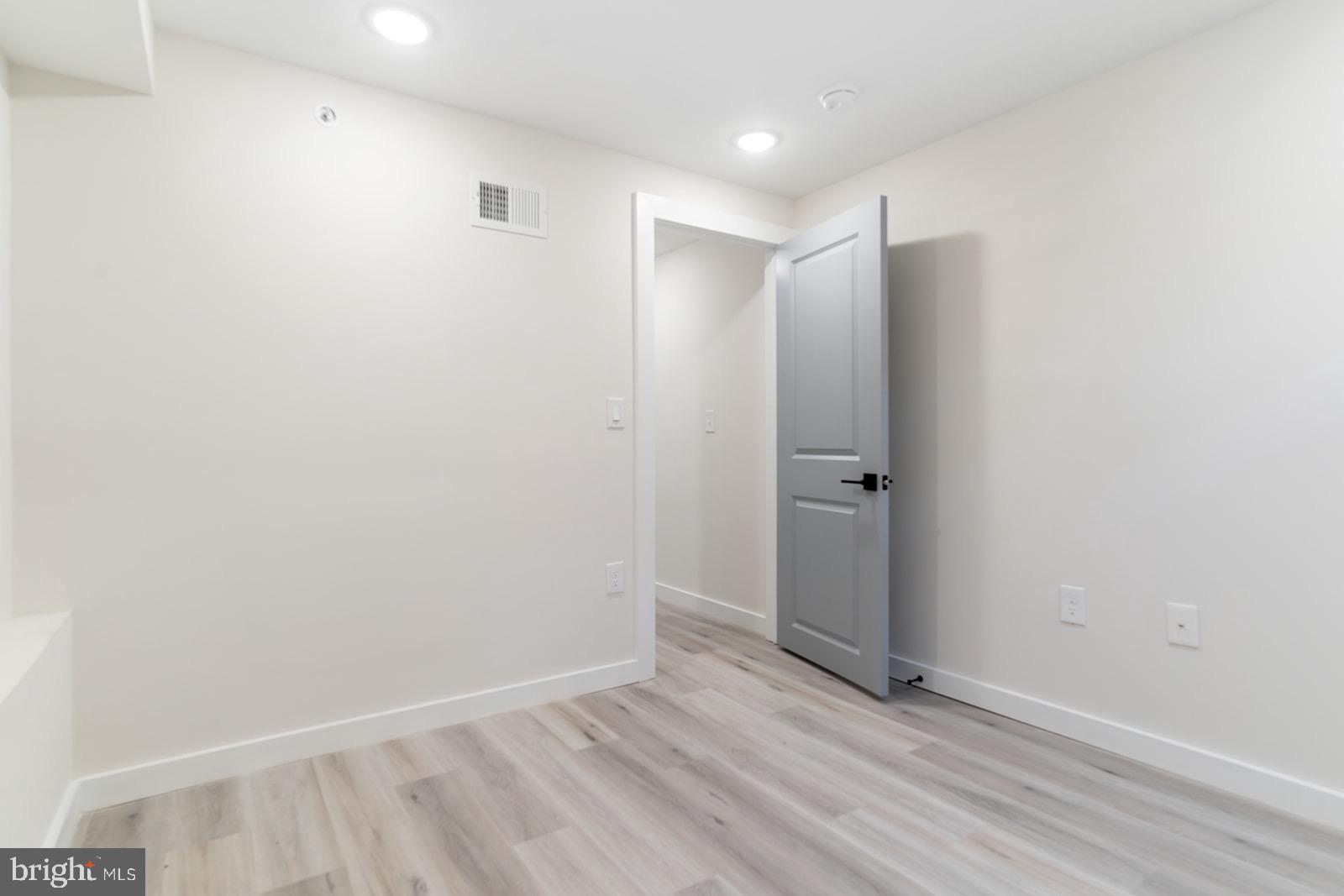 2104 South 20th Street Philadelphia, PA 19145 - Photo 46 of 76