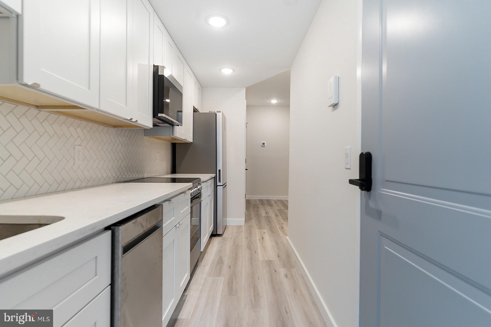 2104 South 20th Street Philadelphia, PA 19145 - Photo 5 of 76