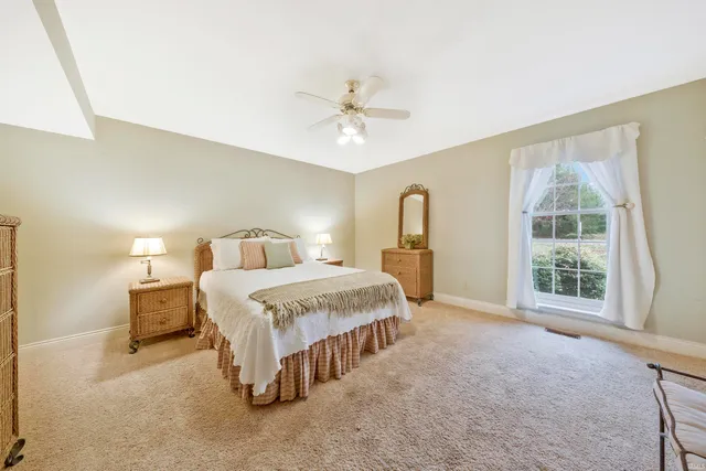 $650,000 | 8 Oak Meadow Road, Evansville, IN 47725