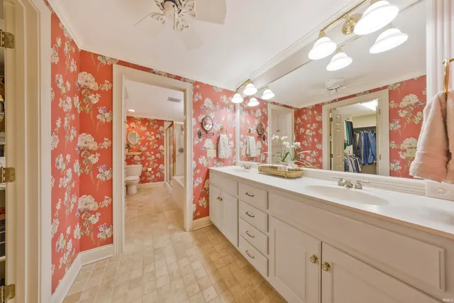 $650,000 | 8 Oak Meadow Road, Evansville, IN 47725