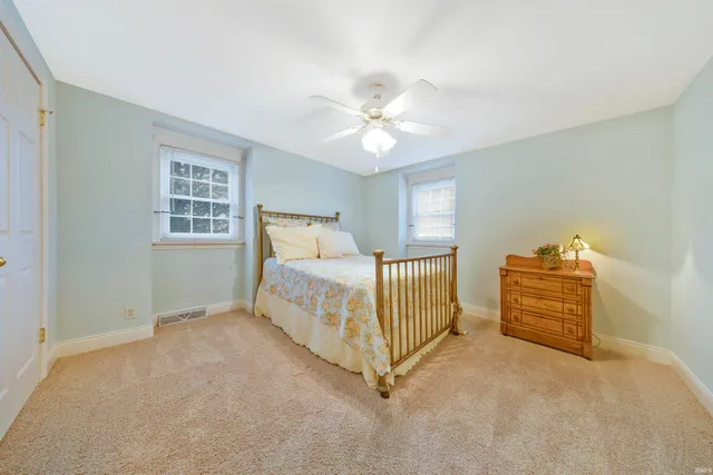 $650,000 | 8 Oak Meadow Road, Evansville, IN 47725