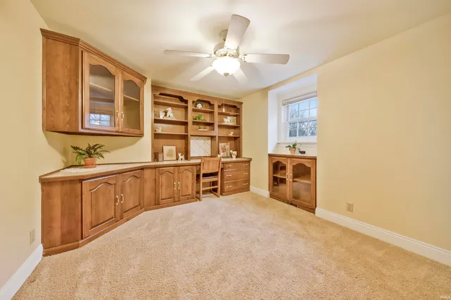 $650,000 | 8 Oak Meadow Road, Evansville, IN 47725