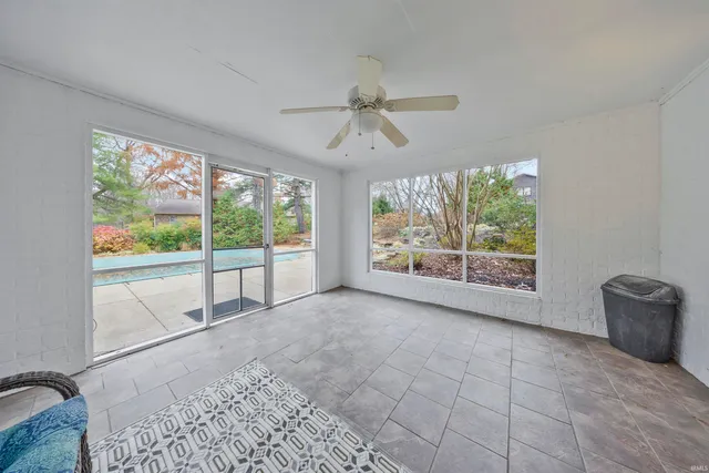 $650,000 | 8 Oak Meadow Road, Evansville, IN 47725