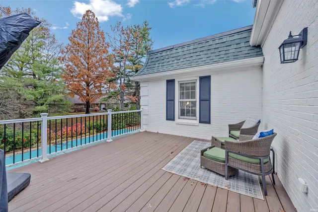 $650,000 | 8 Oak Meadow Road, Evansville, IN 47725