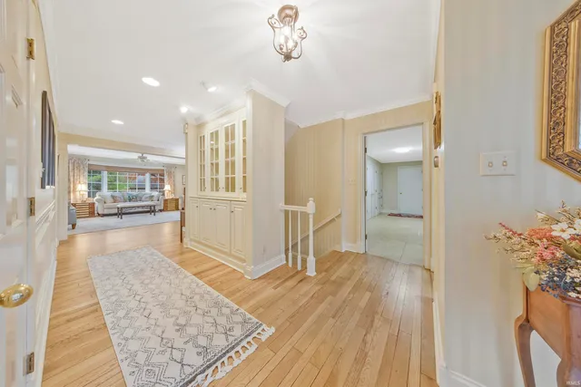 $650,000 | 8 Oak Meadow Road, Evansville, IN 47725